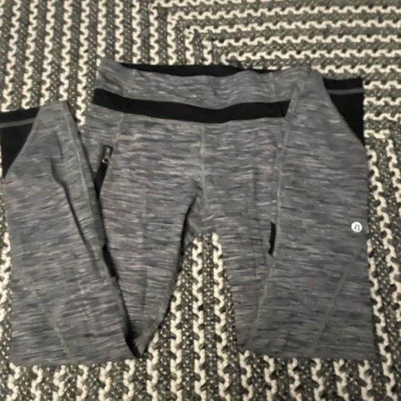 Lululemon Inspire Crop -6 - Picture 5 of 10